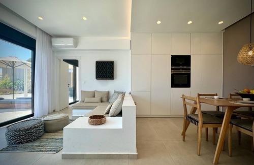 Mariou Villa | [NEW] Villa Noush, majestic view, infinity pool, Adults Only
