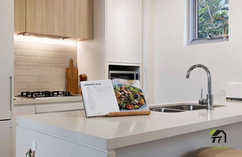Wolli Creek Apartment | New Vivid 2 bedrooms Apts in Heart of Wolli Creek