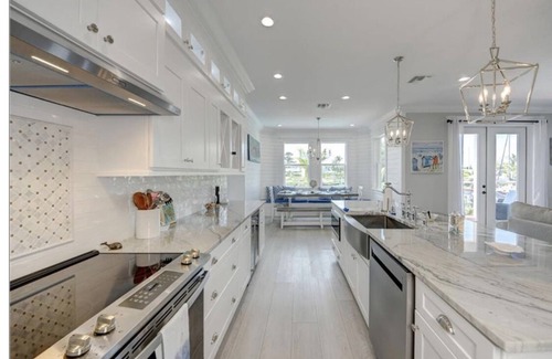 Stuart House | New Waterfront 3BR townhouse with boat dock and private heated pool!
