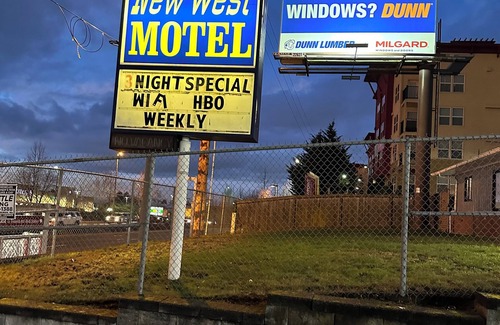 SeaTac Hotel | New West Motel