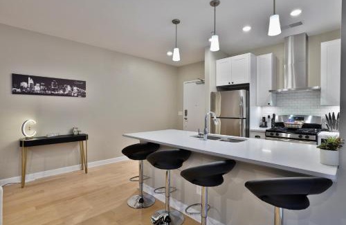 Over-the-Rhine Apartment | *New* XquisiteMidCenturyM0d~ Condo *OTR* w/Parking