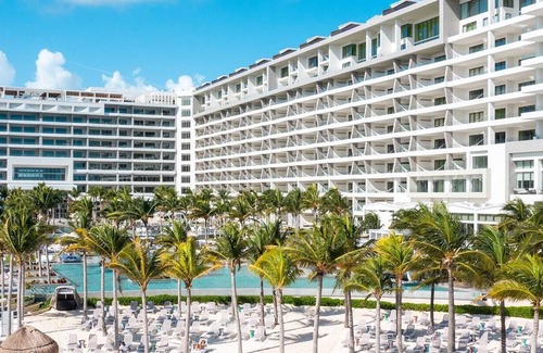 Puerto Juarez Apartment | New Years in Cancun at the Luxurious 5 Star 4 Diamond Garza Blanca