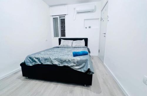 Bat Yam Apartment | New! Your home in Israel Luxury Suite