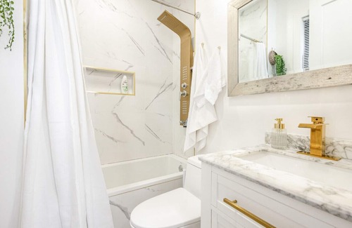 East New York House | New! Zenful Airy Oasis 3bd 2ba/Laundry/FreeParking