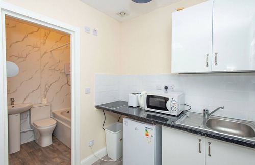 London Borough of Bromley Apartment | *NEW* Zone 6 Cheslfield Studio