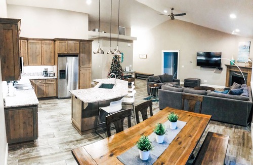 Kiwanda Shores House | Newer construction open floor plan two blocks from the beach in Kiwanda Shores!
