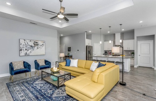 Gulf Breeze House | Newer Home In Gulf Breeze with Relaxing, Comfortable Living Area and Large Covered Patio and Garage