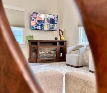 Historic District House | Newest Cottage Downtown. Pet Yes