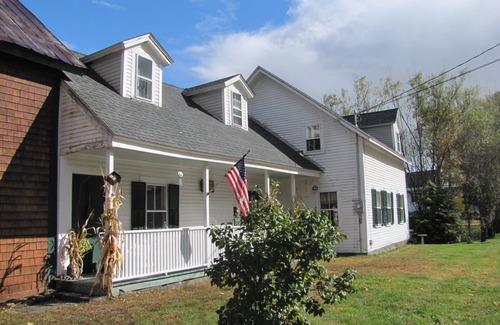 Alexandria House | Newfound Lake Area 1890 Farmhouse - Completely Restored