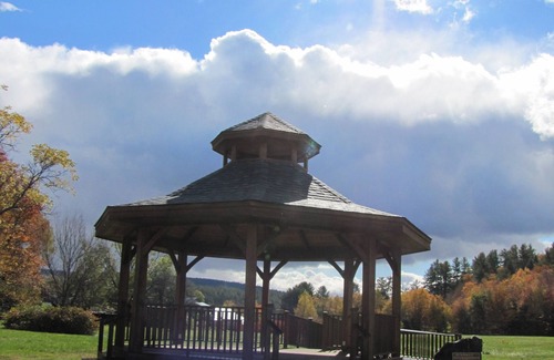 Alexandria House | Newfound Lake Area 1890 Farmhouse - Completely Restored