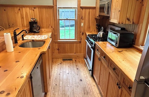 Bristol Cottage | Newfound Lake Bristol, NH Lakefront Cottage