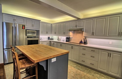 Bala Cottage | Newly Renovated! 3 Kayaks! Beach! Level Lot, Private, Location AA!