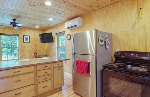 Linville Falls Cabin | Newland Cabin with Porch: Walk to Linville Falls!