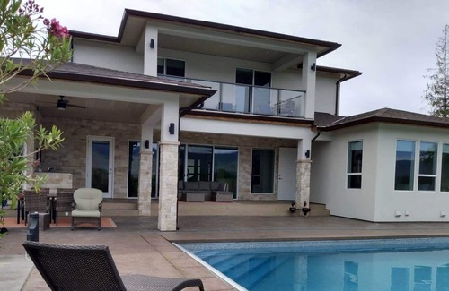 Dilworth Mountain Estates House | Newly built 4 bedroom / 5 Bath home with Private 40 ft. pool (Central Kelowna)
