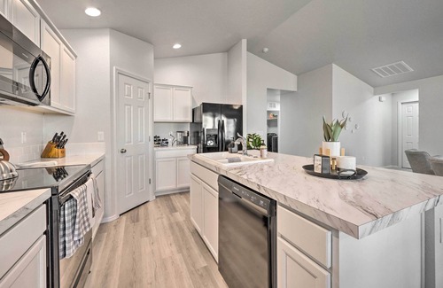 Caldwell House | Newly Built Caldwell Home w/Yard, Near Downtown!