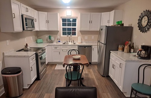 Durham Cottage | Newly built cottage in historical district close to walking trails and downtown.