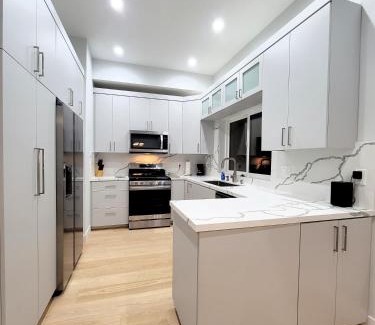 Pico - Robertson Apartment | Newly constructed 2 bedroom by La Cienega Plaza with parking, modern kitchen, washer dryer and very central to attractions