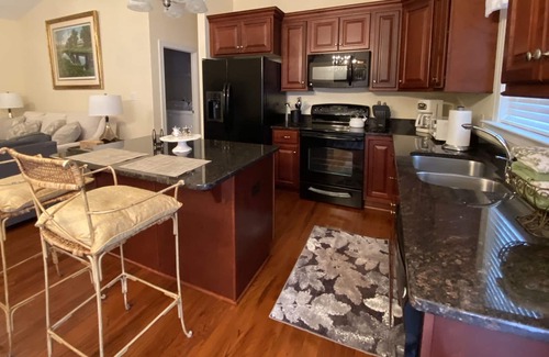 Troutman House | NEWLY DECORATED/FULLY APPOINTED 3 BR/2 BATH HOME 5 MIN TO LAKE NORMAN STATE PARK