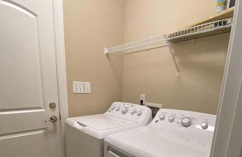 Troutman House | NEWLY DECORATED/FULLY APPOINTED 3 BR/2 BATH HOME 5 MIN TO LAKE NORMAN STATE PARK