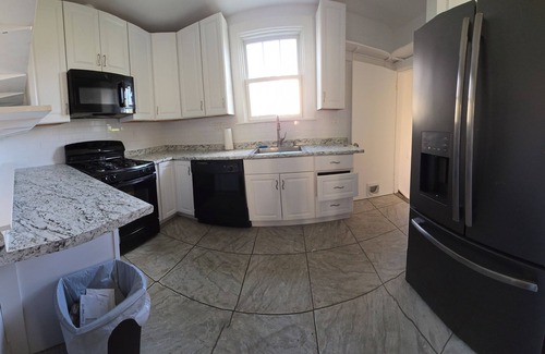 Roselawn Finance House | Newly furnished charming oasis 2-bedroom house in fabulous Norwood with WiFi, AC