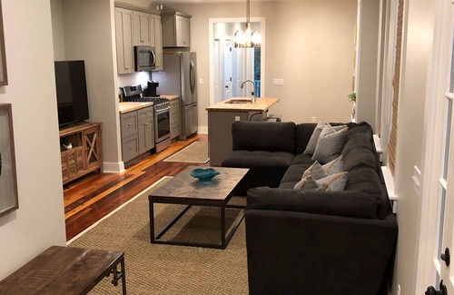 Downtown Charleston Apartment | Newly Listed: Charming home in historic dwtn, walk to shops/parks, Free parking
