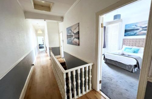 Streatham Apartment | Newly Refurbished 2 Bedroom Flat - Long stays AVL