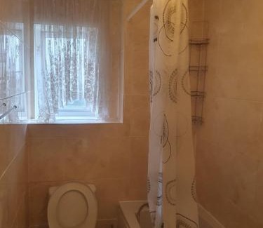 Abbey Wood Apartment | Newly refurbished 4 bedroom House