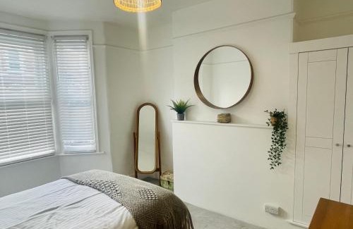 Exeter House | Newly Refurbished City Centre House With Parking