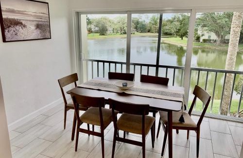 Central Naples Apartment | Newly remodeled 2br, 2ba condo in Naples Bath and Tennis