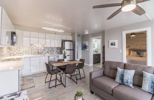 Waikiki House | Newly Remodeled - 30th Floor Suite with EPIC Mountain Views by Koko Resort Vacation Rentals