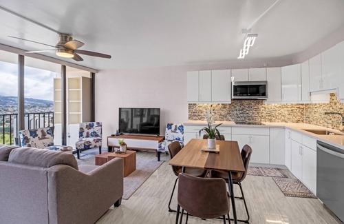 Waikiki House | Newly Remodeled - 30th Floor Suite with EPIC Mountain Views by Koko Resort Vacation Rentals