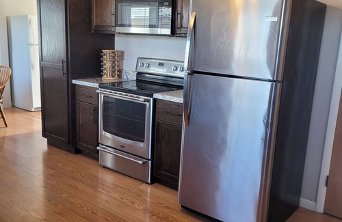 De Pere House | Newly Remodeled - 4 bedrooms Sleeps 7
