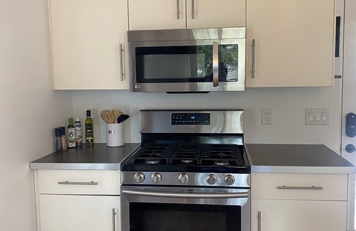 Monterey Cottage | Newly Remodeled Monterey Bay Oceanside Cottage