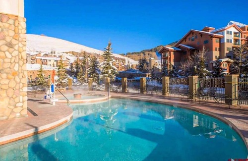 Crested Butte Condo | Newly Remodeled studio! Pool, Hot Tub, Gym.