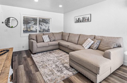 Kamas House | Newly Remodeled Uinta Mountain Town Retreat