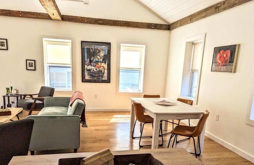 North Adams Apartment | Newly renovated 2 Br apartment on historic Eagle Street