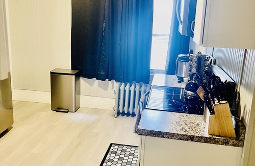 Springfield Apartment | Newly Renovated 2 floor Getaway