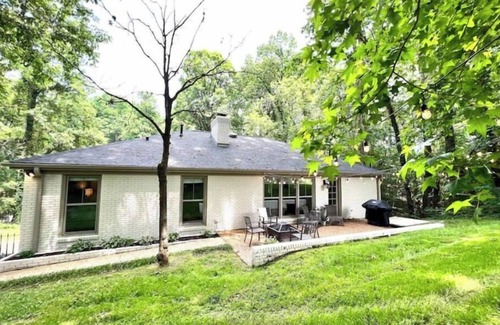 North Florence House | Newly renovated 3 Bed/3 Bath house conveniently located in Florence, AL.