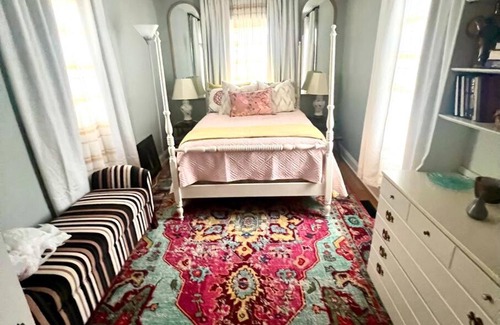 Beechmont House | Newly Renovated 3-Bedroom Beechmont Home