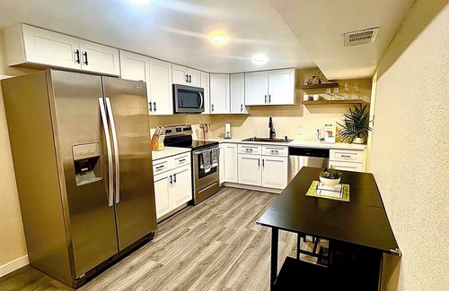 Federal Heights House | Newly renovated 3-bedroom basement in Thornton