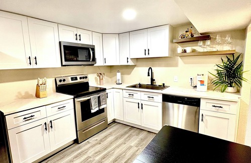 Federal Heights House | Newly renovated 3-bedroom basement in Thornton