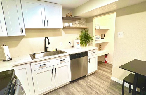 Federal Heights House | Newly renovated 3-bedroom basement in Thornton