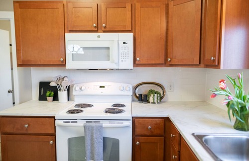Downtown House | Newly Renovated, 3 Blocks from the Medical Mile