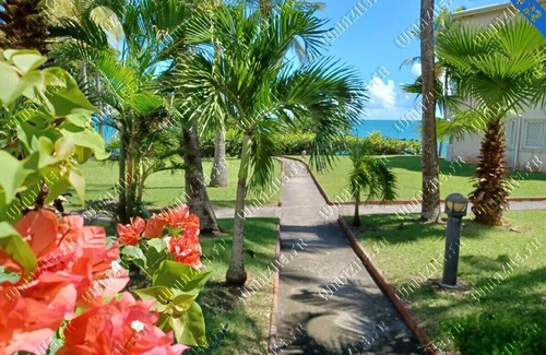 Pointe de la verdure Apartment | Newly renovated apartment, seafront and sea view