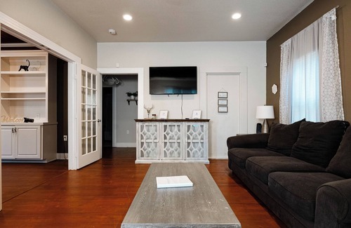 Government Hill House | Newly Renovated-Beautiful FT Sam-Pearl-DTSA 2BD