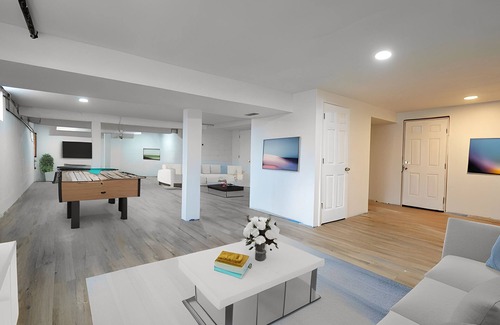 Versailles House | Newly Renovated Beauty on Half Acre with Full Basement & Wi Fi Enabled