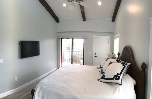 Cortez Condo | NEWLY RENOVATED! Cortez canal front 2/2 condo in Smugglers Landing