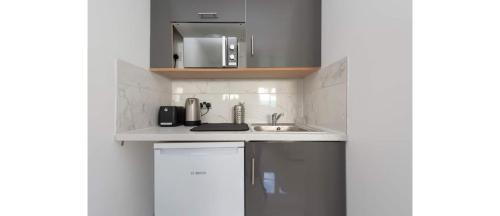 Childs Hill Apartment | Newly Renovated Cozy Studio in North London