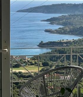 Mousata House | Newly Renovated Endless view Dimitra's House