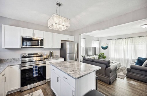 Lorain House | Newly Renovated Home in Lorain